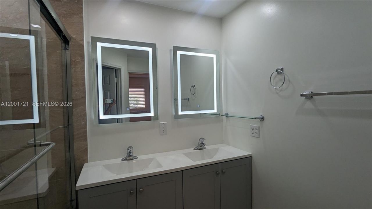 213 E Forest Oak Cir, Unit 213, Davie, FL 33325 Photo