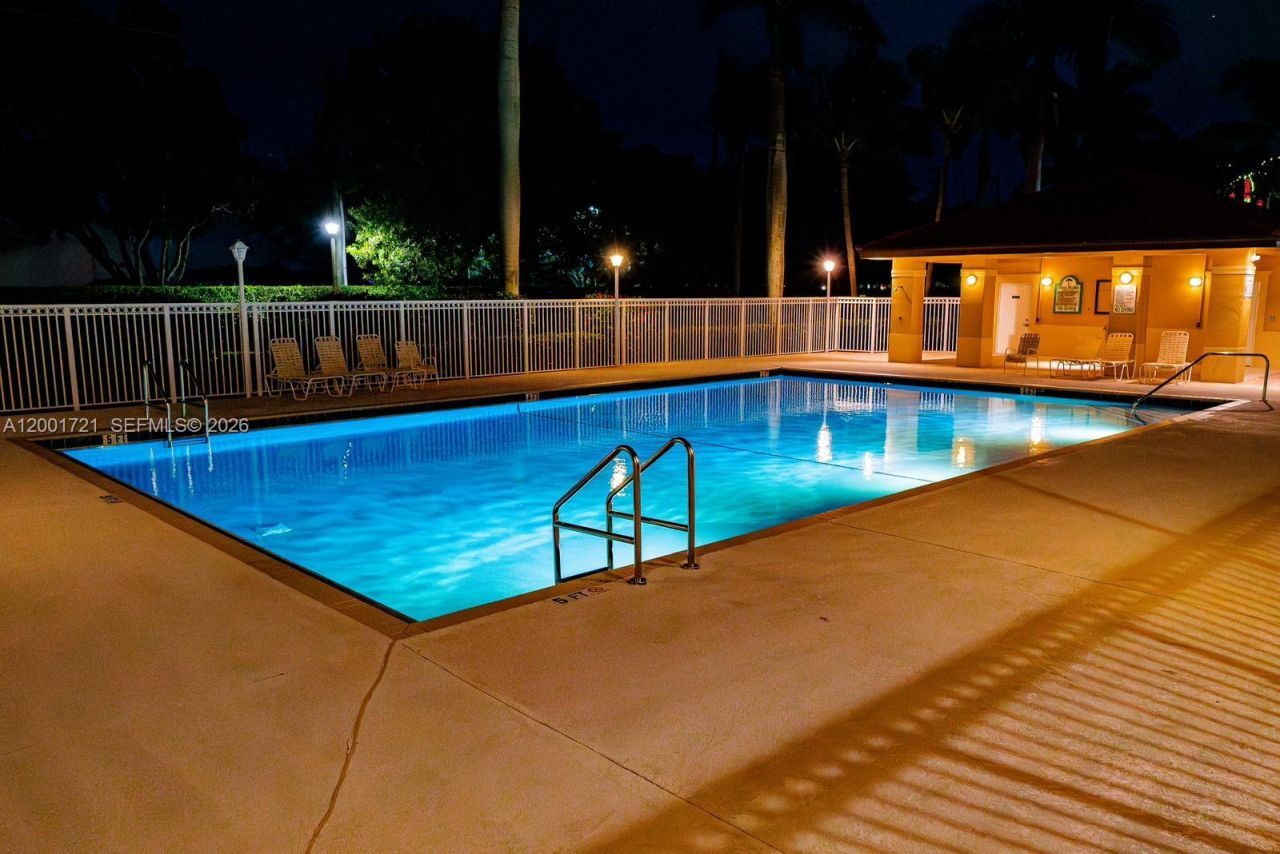 213 E Forest Oak Cir, Unit 213, Davie, FL 33325 Photo
