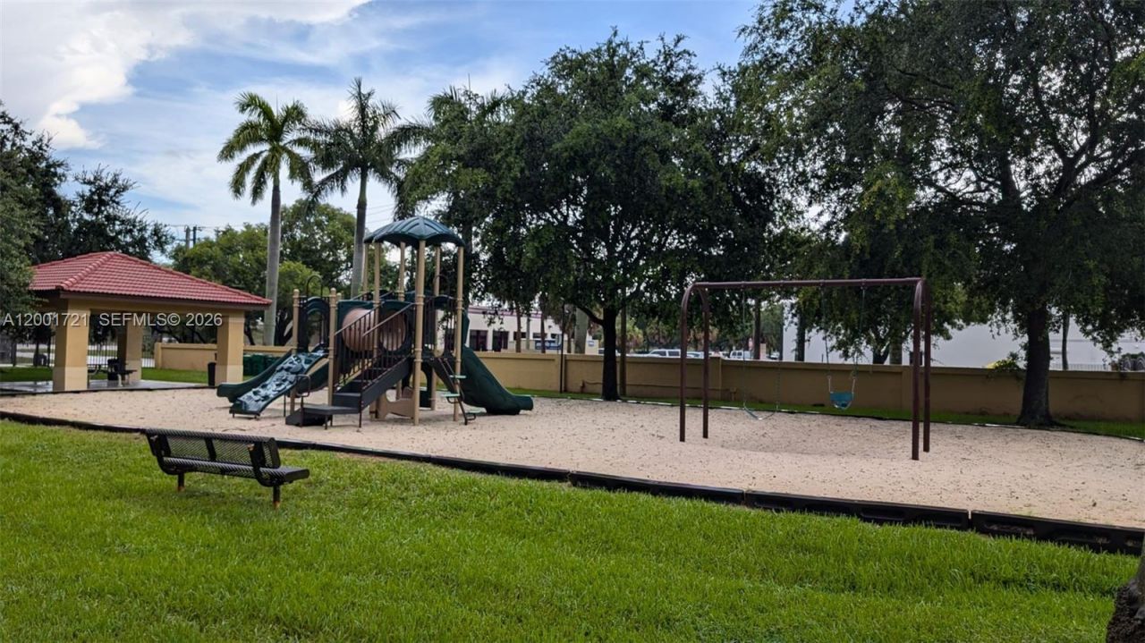 213 E Forest Oak Cir, Unit 213, Davie, FL 33325 Photo