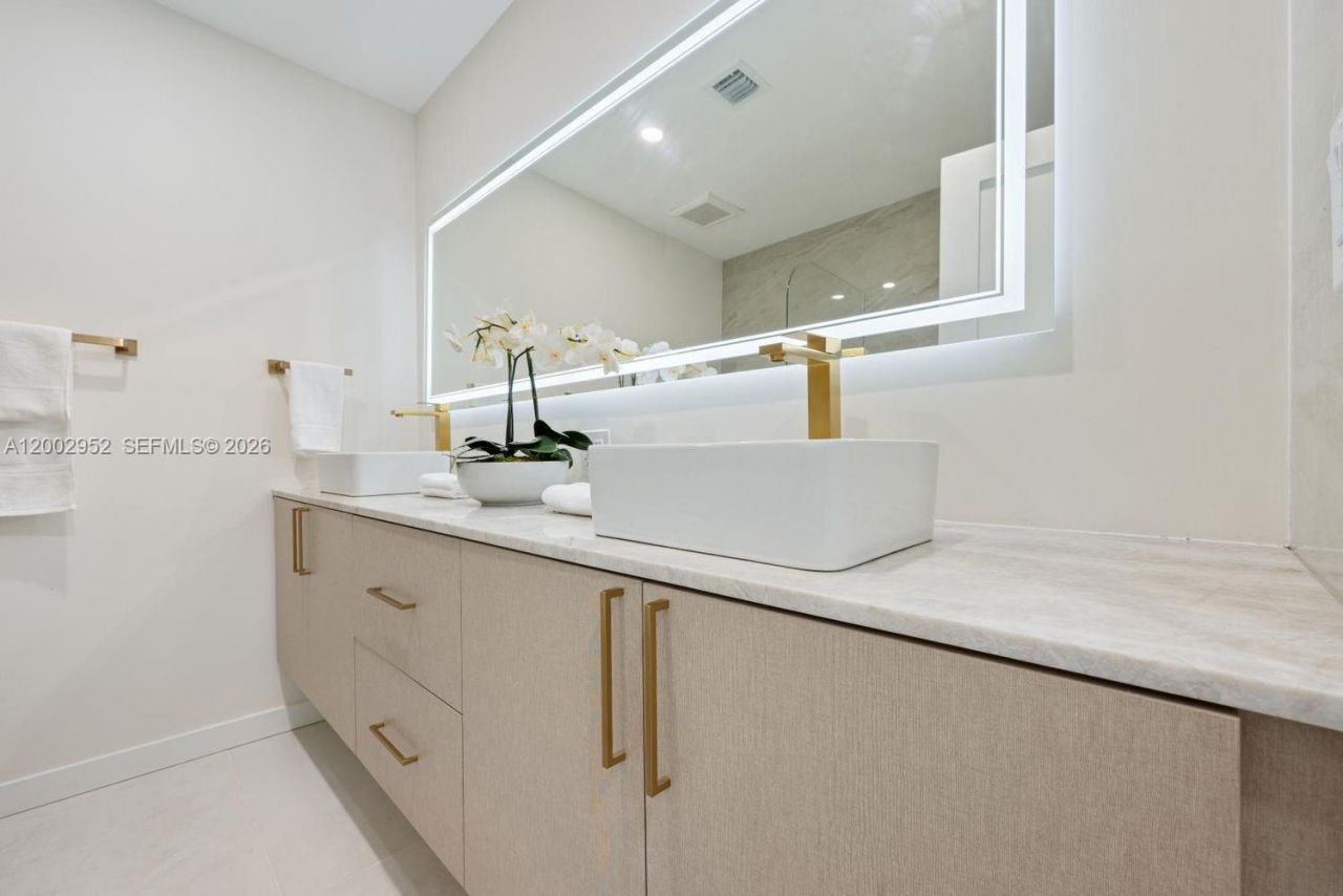 8405 SW 144th St, Palmetto Bay, FL 33158 Photo