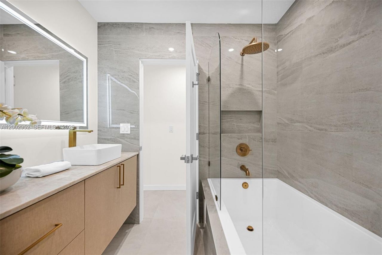 8405 SW 144th St, Palmetto Bay, FL 33158 Photo