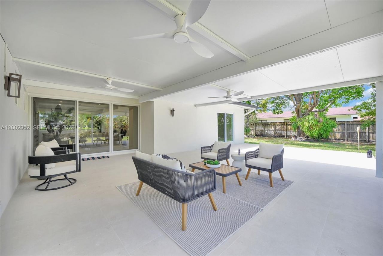 8405 SW 144th St, Palmetto Bay, FL 33158 Photo