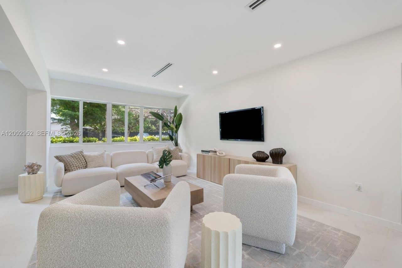 8405 SW 144th St, Palmetto Bay, FL 33158 Photo