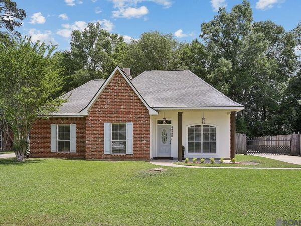 34898 St Regis Ct, Denham Springs, LA 70706