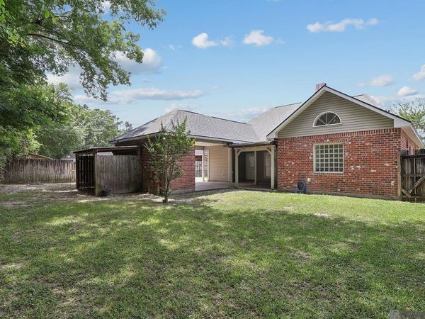 34898 St Regis Ct, Denham Springs, LA 70706
