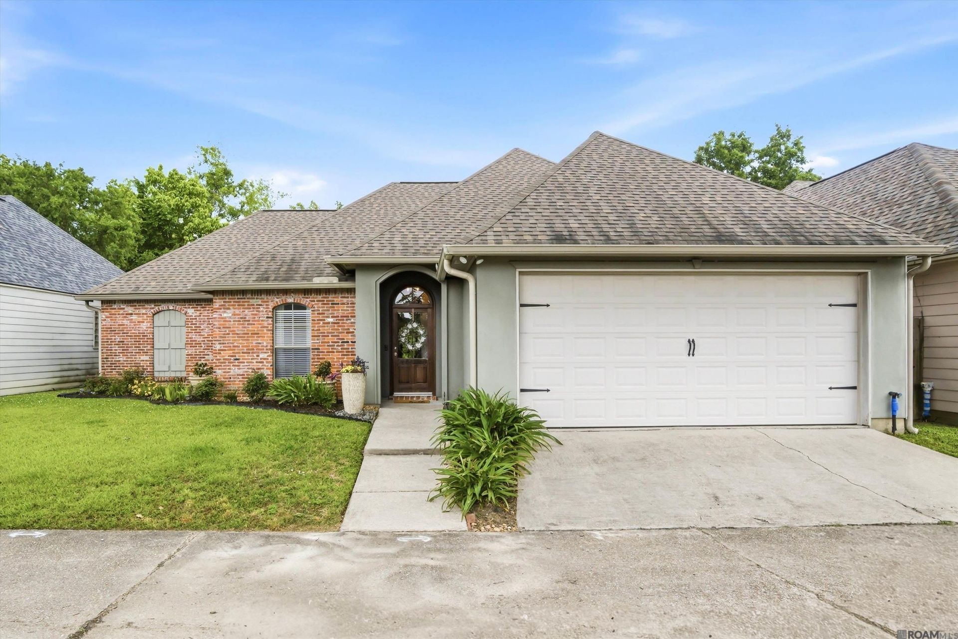 8629 E Cypress Point Ct, Baton Rouge, LA 70809 Main Photo