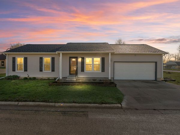 307 7th Avenue SW, State Center, IA 50247