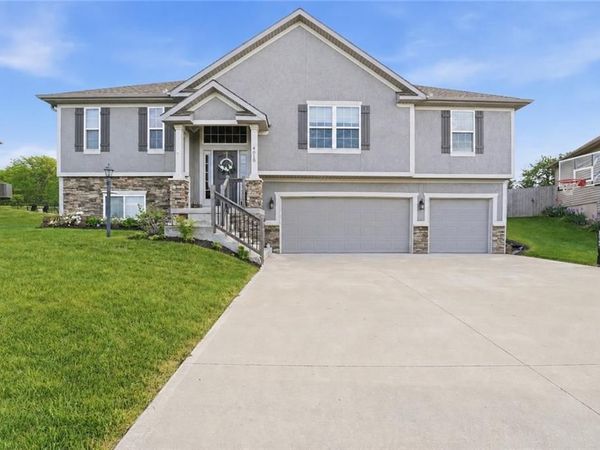 4010 Stacey Way Court, St Joseph, MO 64505
