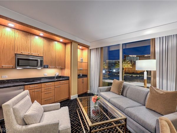 2000 Fashion Show Drive , Unit 1601, Las Vegas, NV 89109