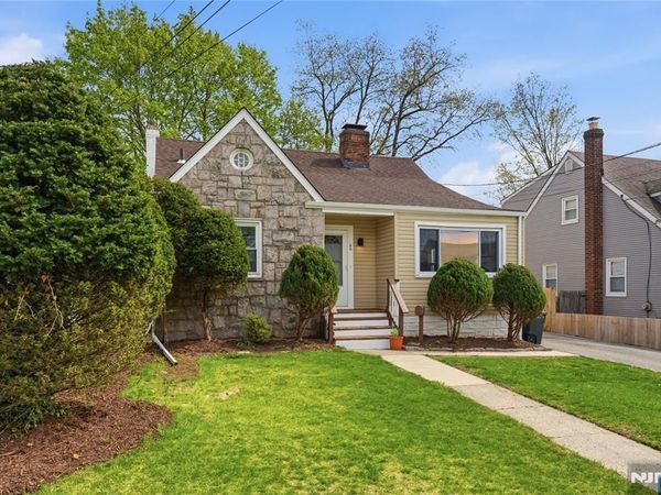 55 Huntting Drive, DUMONT, NJ 07628