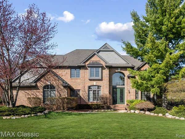 12282 Deer Creek Circle, Plymouth Twp, MI 48170