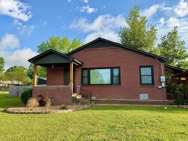 1809 Church Ave, Mena, AR 71953