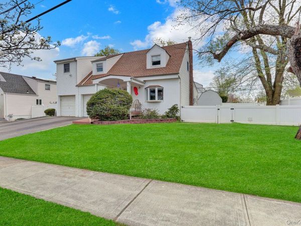 451 N Grove Street, Valley Stream, NY 11580