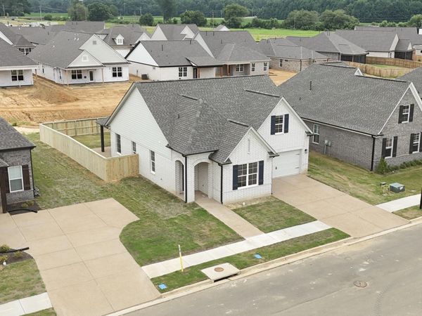 836 Coahoma Court, Nesbit, MS 38651