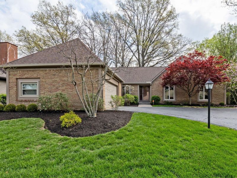 6696 Maplebrook Lane, Columbus, OH 43235 Photo 2