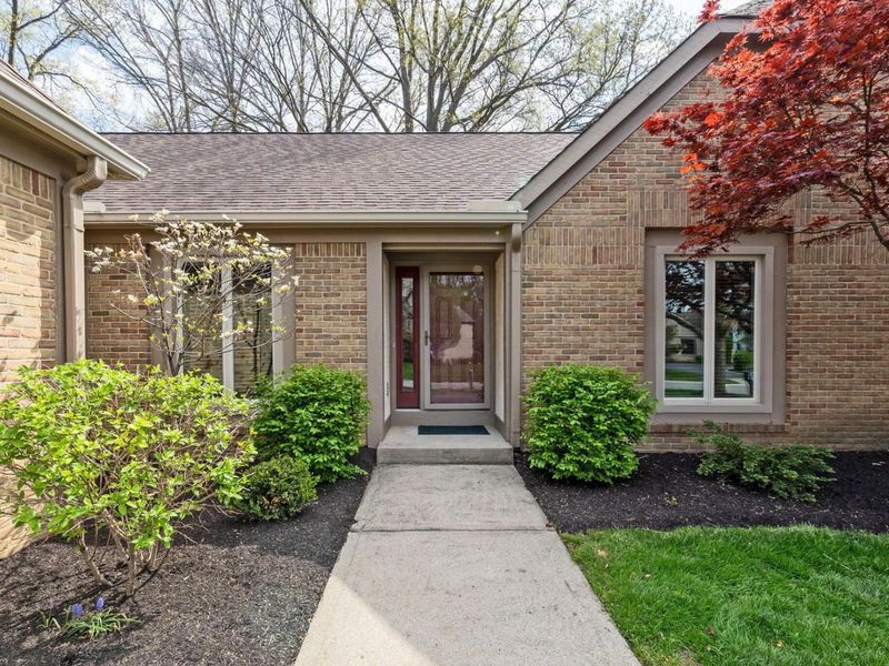 6696 Maplebrook Lane, Columbus, OH 43235 Photo 3