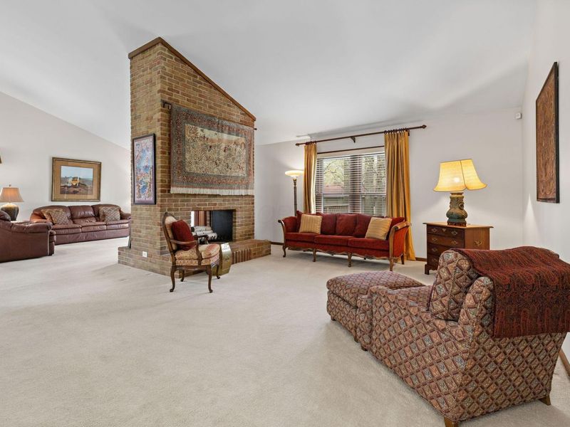 6696 Maplebrook Lane, Columbus, OH 43235 Photo 6