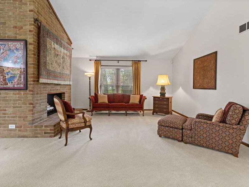 6696 Maplebrook Lane, Columbus, OH 43235 Photo 7