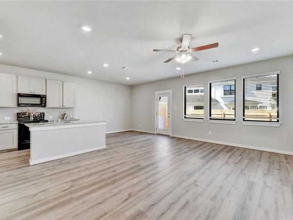 252-B Fieldwood DR , Buda, TX 78610