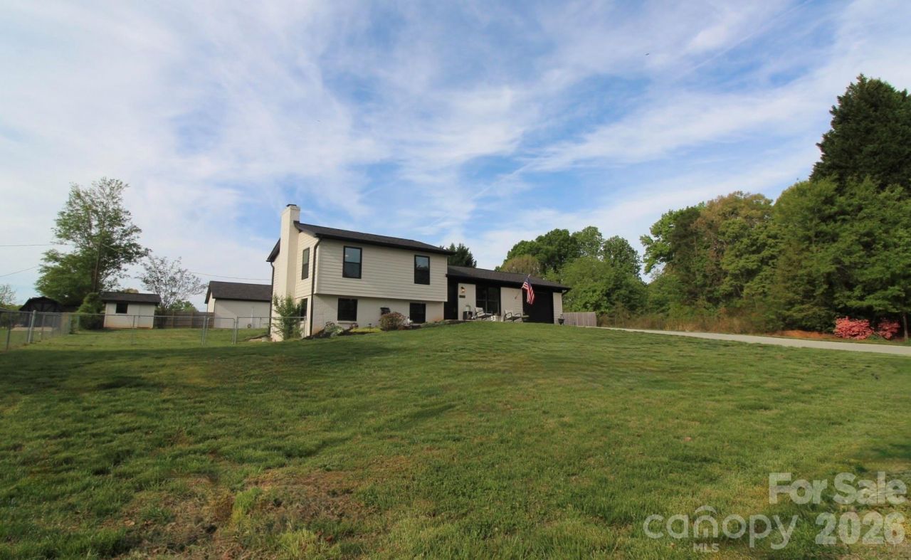 2555 Belshire Drive , Conover, NC 28613 Main Photo