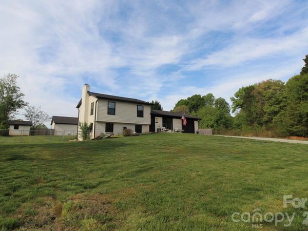 2555 Belshire Drive , Conover, NC 28613