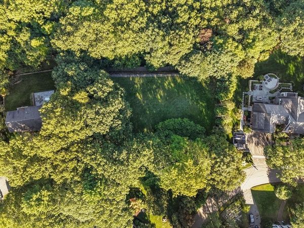 33 Boulder Rd, Wellesley, MA 02481