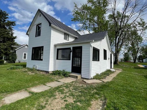 111 Hamilton Street , New Holland, OH 43145