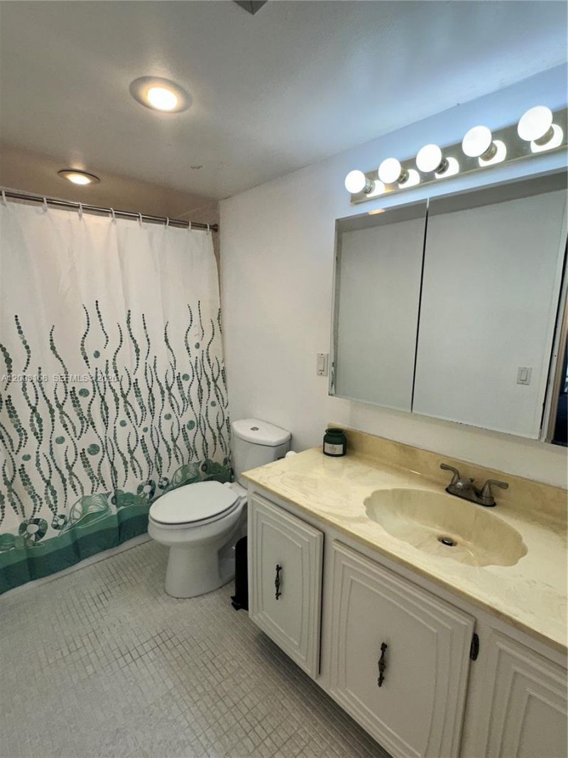 701 Three Islands Blvd, Unit 110, Hallandale Beach, FL 33009 Photo