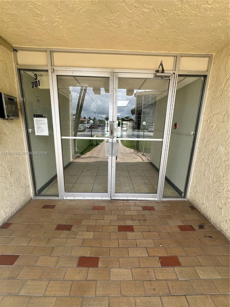 701 Three Islands Blvd, Unit 110, Hallandale Beach, FL 33009 Photo