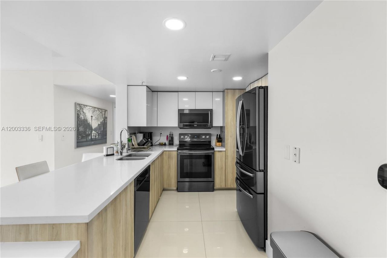 3000 Coral Way , Unit 1110, Miami, FL 33145 Photo