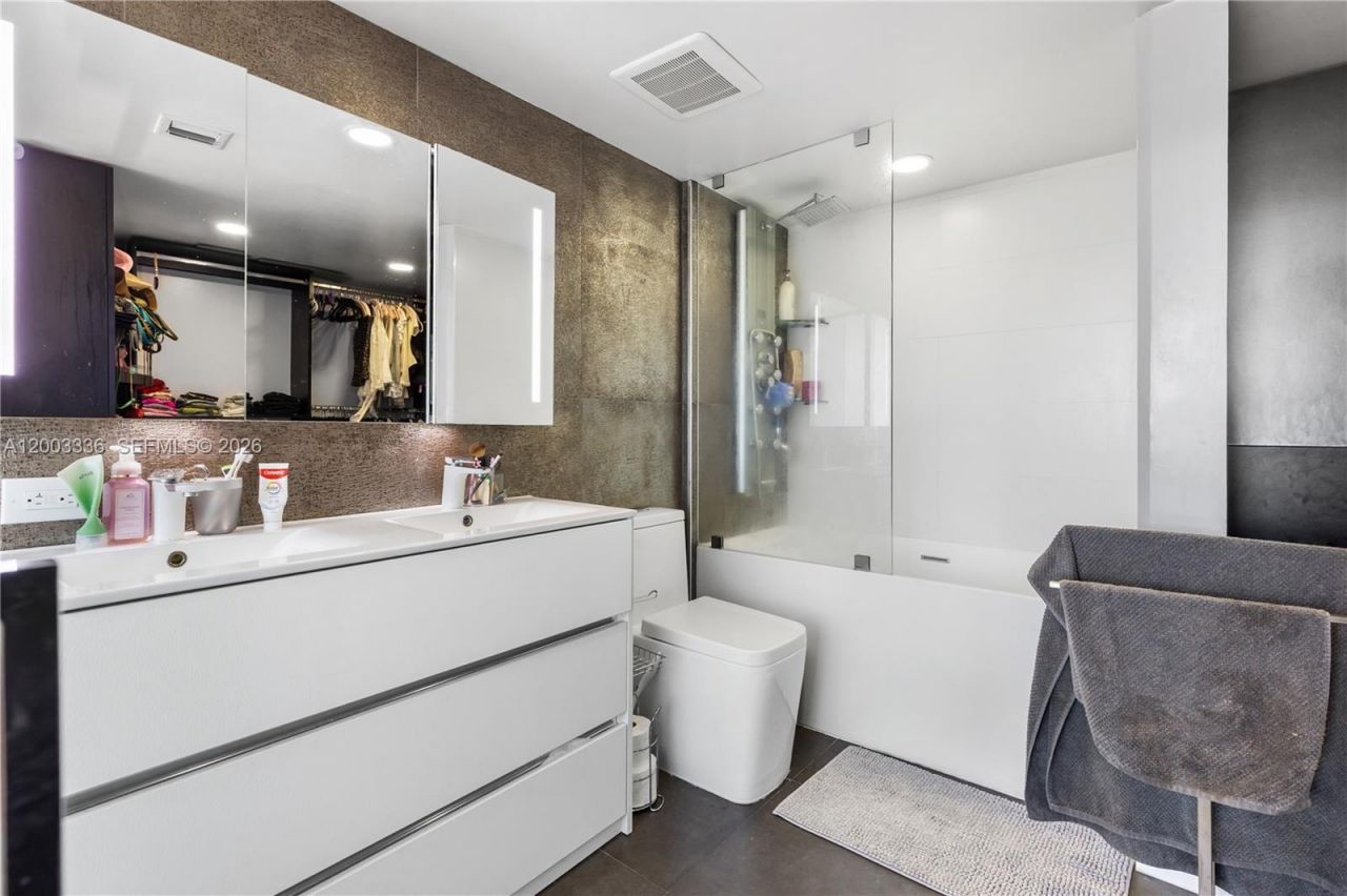 3000 Coral Way , Unit 1110, Miami, FL 33145 Photo