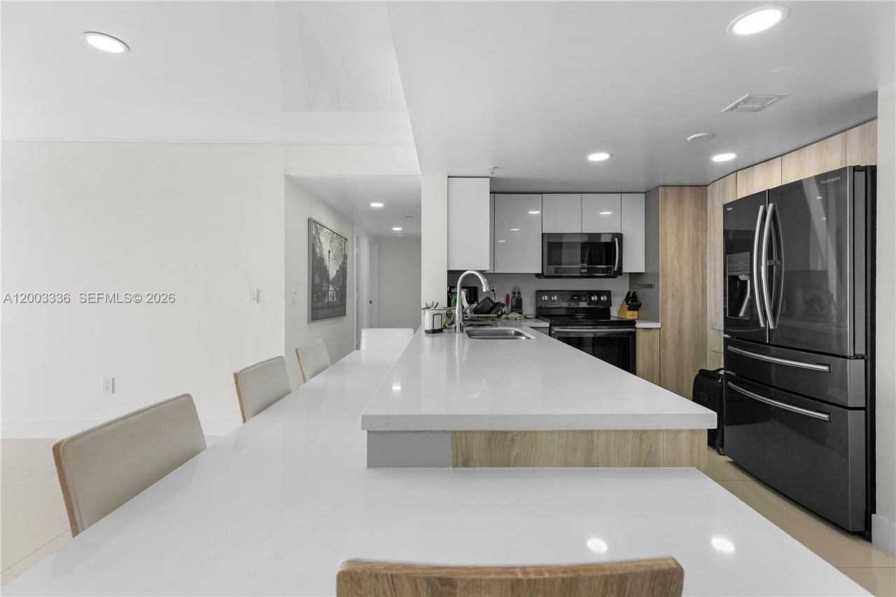 3000 Coral Way , Unit 1110, Miami, FL 33145 Photo