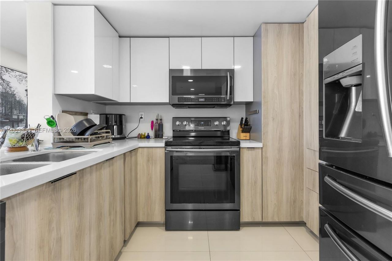 3000 Coral Way , Unit 1110, Miami, FL 33145 Photo