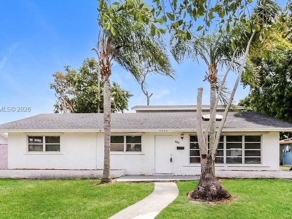 4882 Pine Cone Ln , West Palm Beach, FL 33417