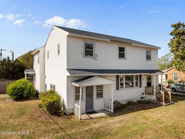 2501 Avery Street , Morehead City, NC 28557
