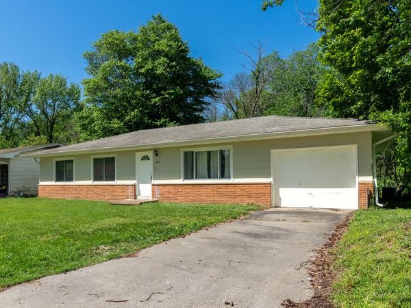 1307 N 16th Street , Murphysboro, IL 62966