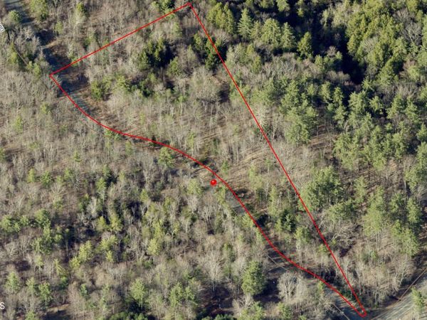 10 Jasmine Road, Rensselaer, NY 12168