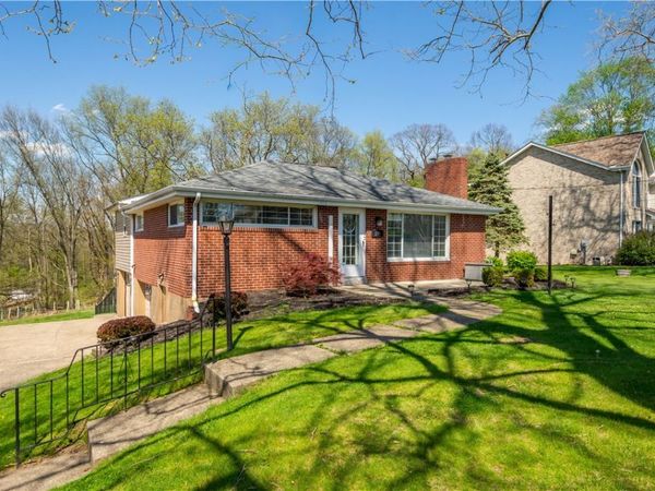 299 Maplewood Dr , Canonsburg, PA 15317