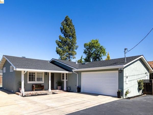 1827 Briscoe Ln, Concord, CA 94521