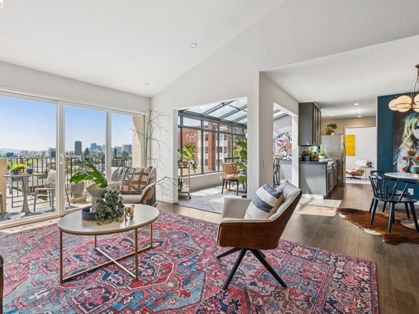 525 Mandana Blvd, Unit 402, Oakland, CA 94610