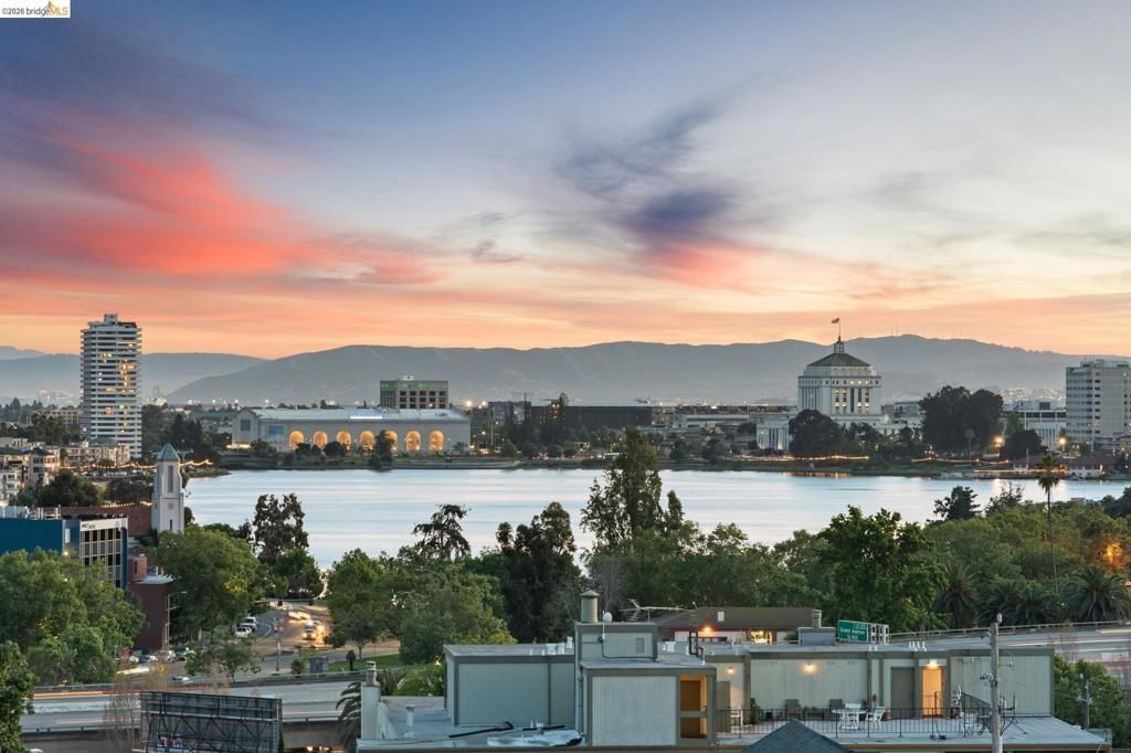 525 Mandana Blvd, Unit 402, Oakland, CA 94610 Main Photo