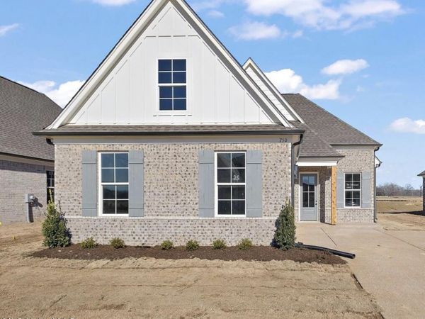 842 Coahoma Court, Nesbit, MS 38651