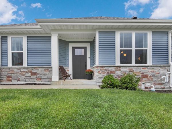 W204N17637 Laurel PLACE, Jackson, WI 53037