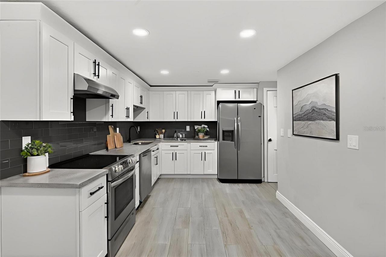 605 Woodridge Drive , Fern Park, FL 32730 Photo