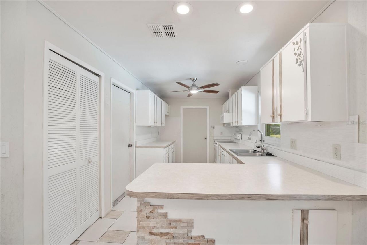 1672 Bavon Drive , Deltona, FL 32725 Photo