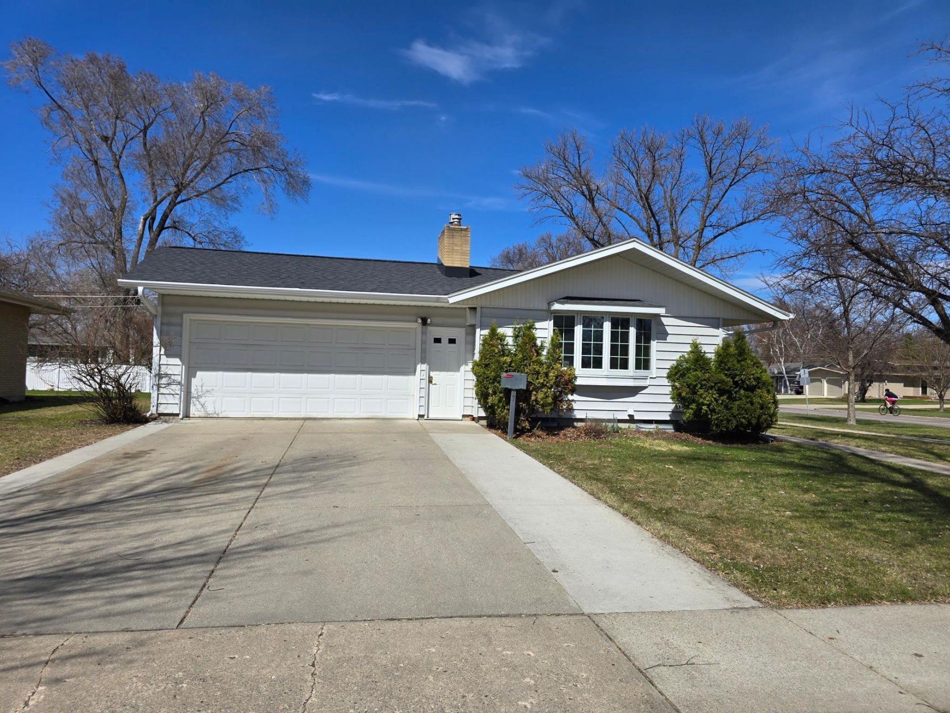 77 23rd Avenue N primary photo