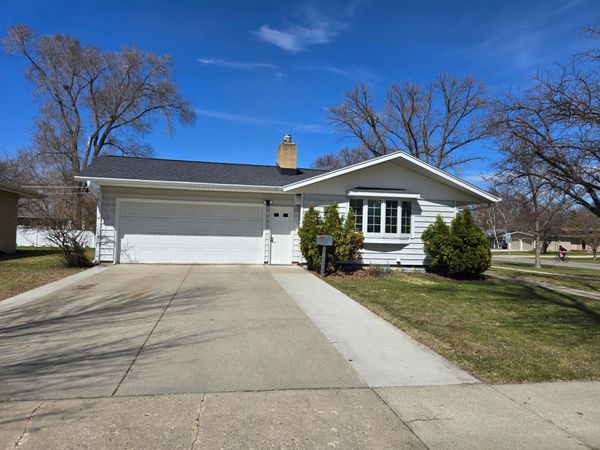 77 23rd Avenue N, Fargo, ND 58102