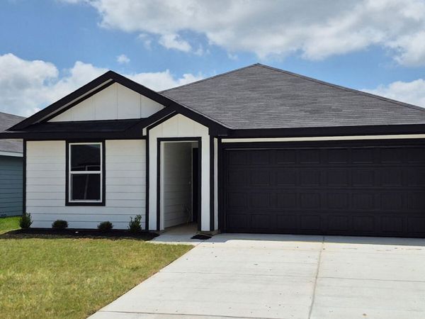 2122 WINDFLOWER LANE, Luling, TX 78648