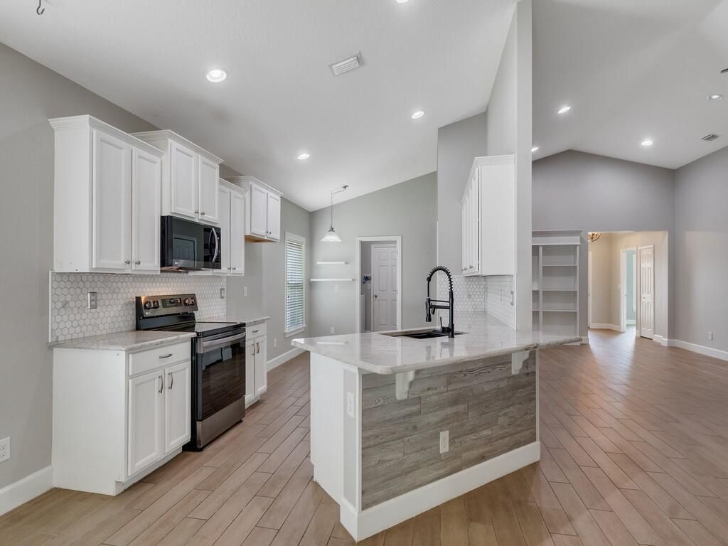 8131 Westfield Circle, Vero Beach, FL 32966 Photo