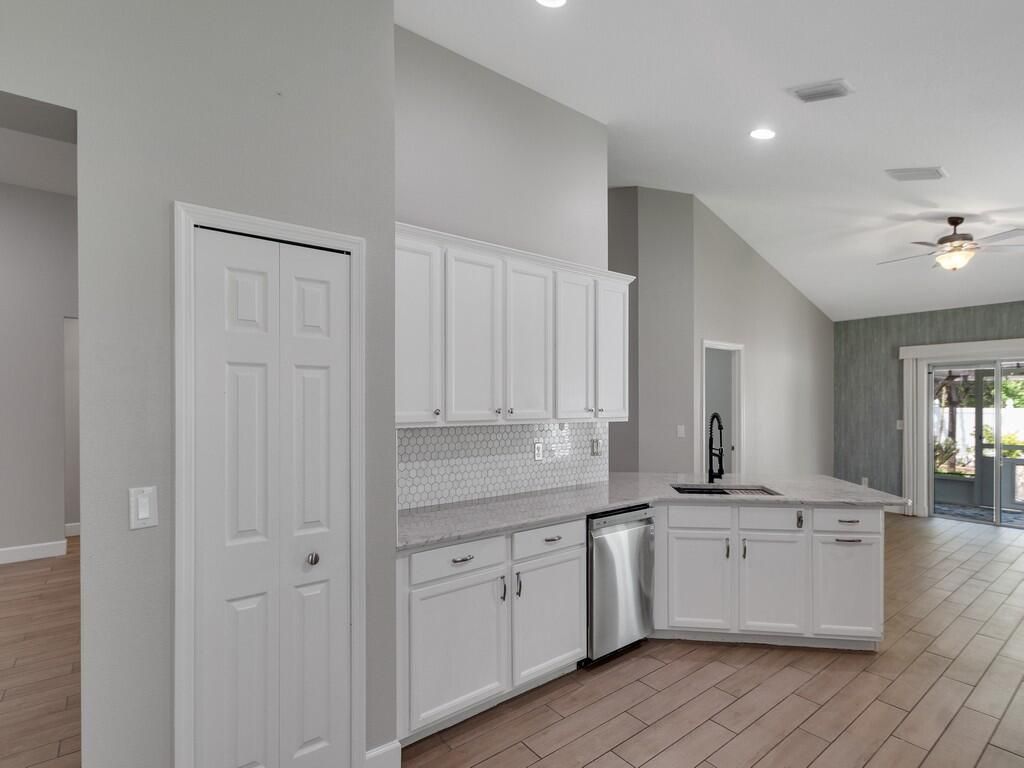 8131 Westfield Circle, Vero Beach, FL 32966 Photo